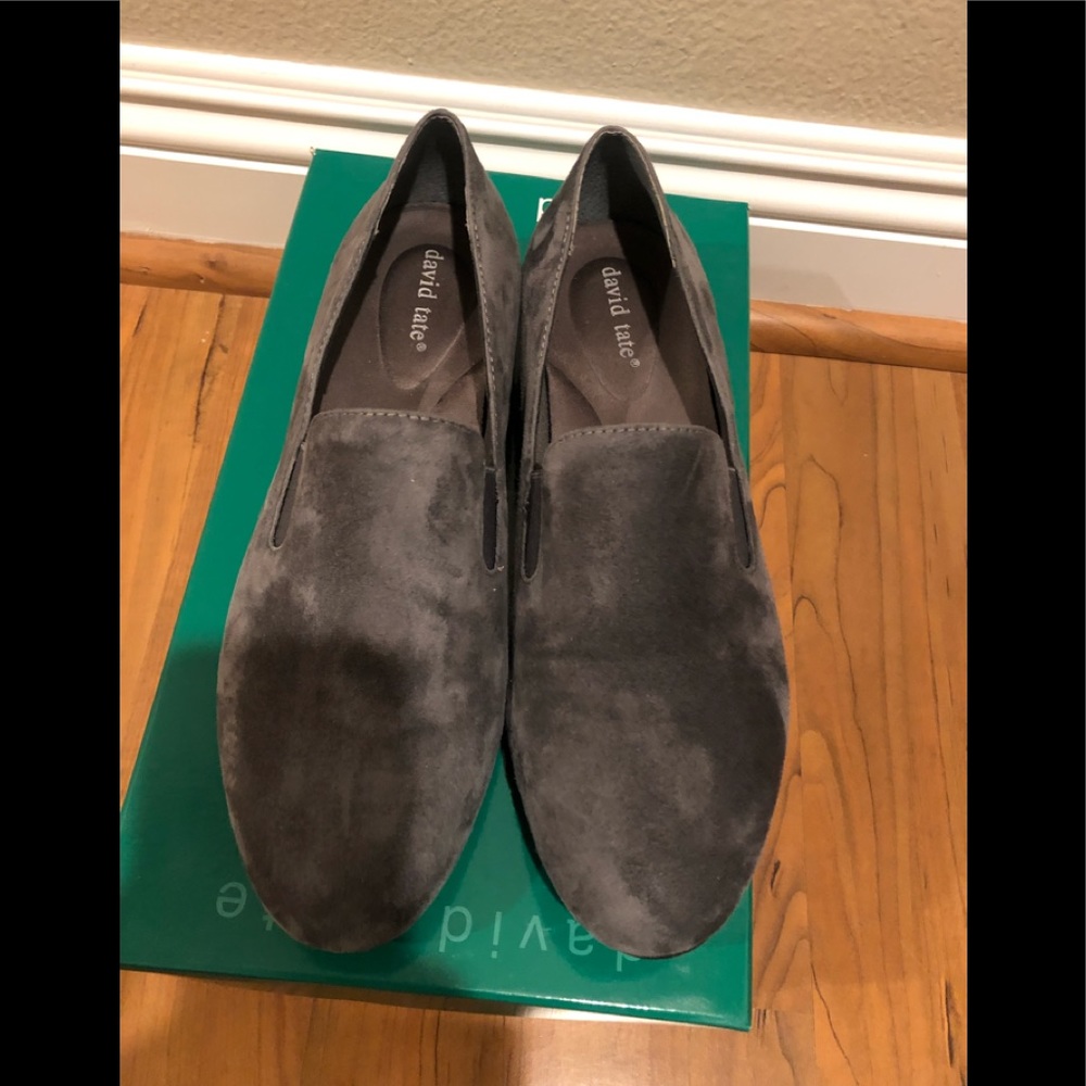 David Tate “Lina” Gray Suede Flats 8.5 M
